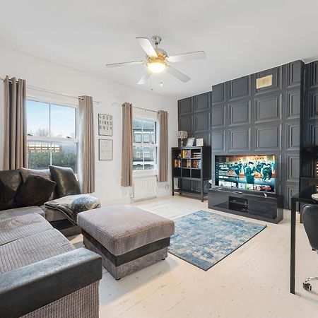 Spacious One Bedroom Private Flat In Brixton +Wifi ลอนดอน ภายนอก รูปภาพ