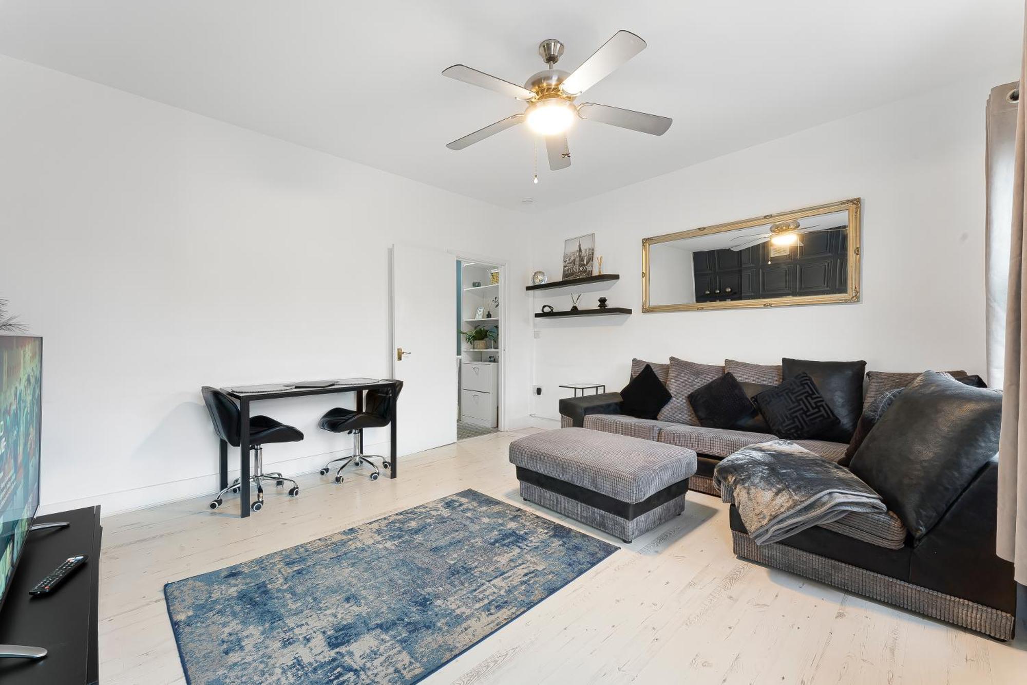Spacious One Bedroom Private Flat In Brixton +Wifi ลอนดอน ภายนอก รูปภาพ