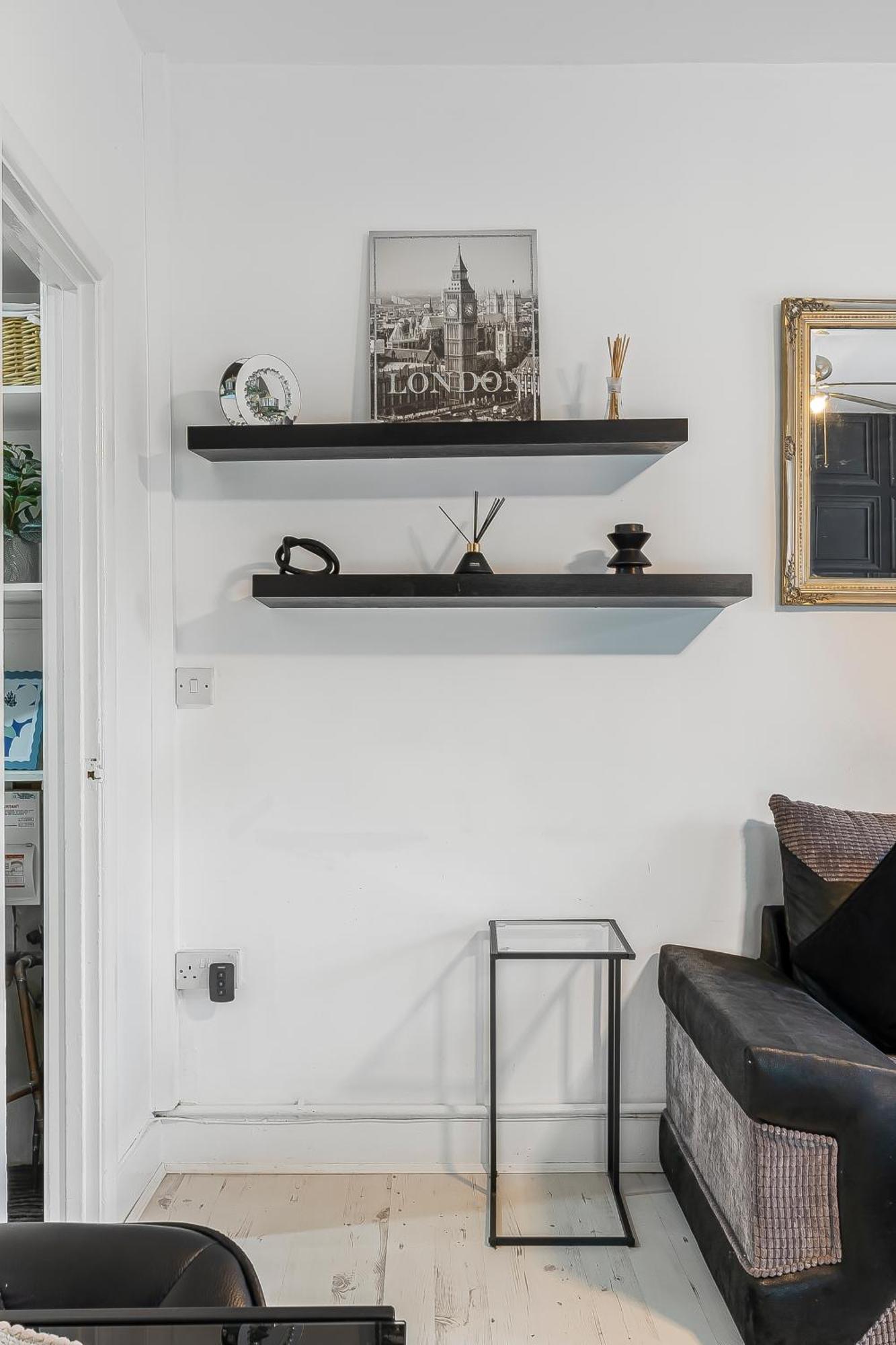 Spacious One Bedroom Private Flat In Brixton +Wifi ลอนดอน ภายนอก รูปภาพ